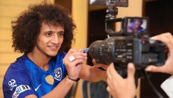 عموري بقميص الهلال
