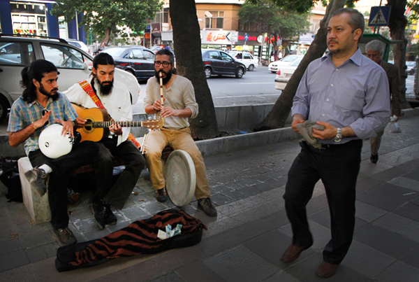 موسيقى الشارع في إيران