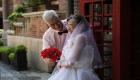 بالصور.. مسنون صينيون بملابس الزفاف في عيد الحب 