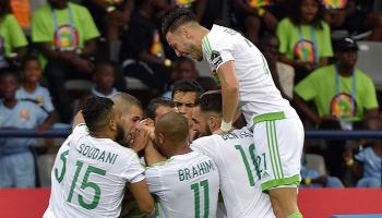 بن طالب مع نجوم المنتخب