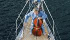 موسيقي إيطالي يترك منزله ويعيش على متن قارب منذ 7 سنوات
