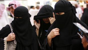 السعودية تستبدل العمالة الوافدة بالمحلية في 4 قطاعات 