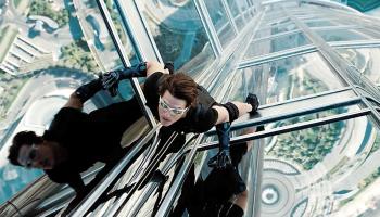 النجم الأمريكي توم كروز في أحد مشاهد سلسلة "المهمة المستحيلة"