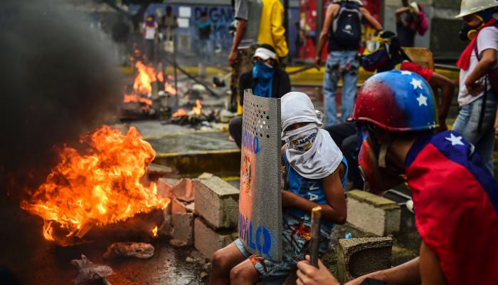 أعمال شغب ضد الحكومة في فنزويلا