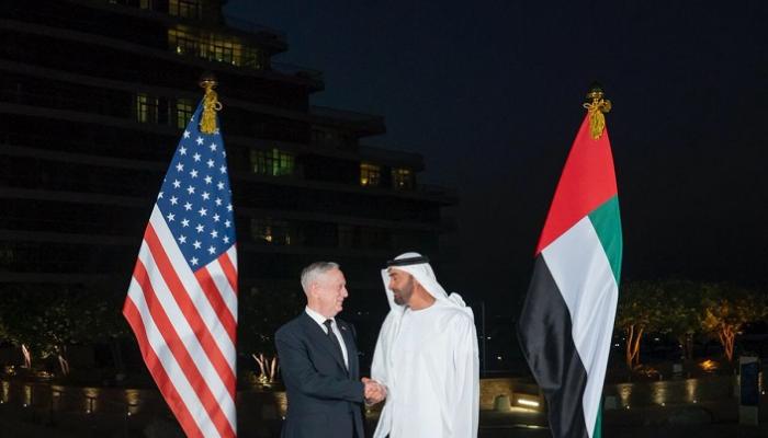 الشيخ محمد بن زايد آل نهيان خلال استقباله وزير الدفاع الأمريكي