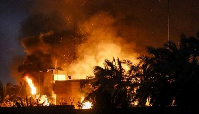 مقر القنصلية الإيرانية في البصرة يحترق