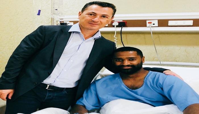 عبدالعزيز صنقور عقب إجراء العملية