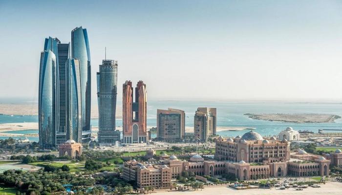 درجة الحرارة العظمى بأبوظبي 44