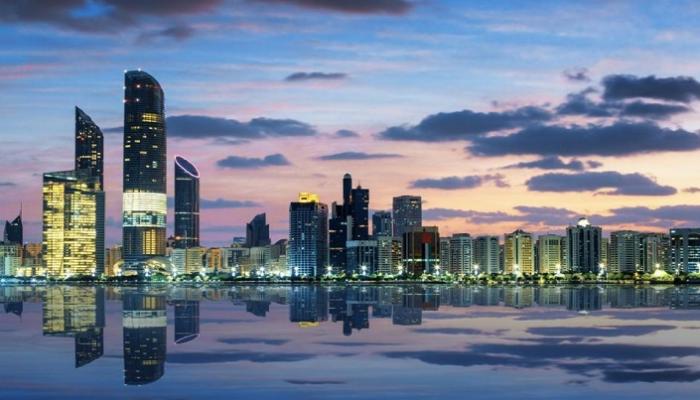 درجة الحرارة العظمى بأبوظبي 43