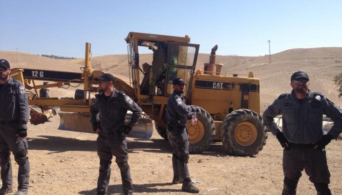 عناصر من الاحتلال الإسرائيلي في منطقة الخان الأحمر- أرشيفية