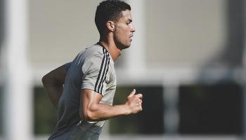 كريستيانو رونالدو خلال تدريبات يوفنتوس