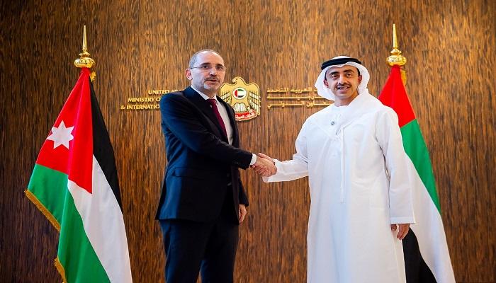 الشيخ عبدالله بن زايد آل نهيان وأيمن الصفدي وزير خارجية الأردن