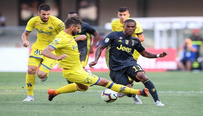 البرازيلي دوجلاس كوستا
