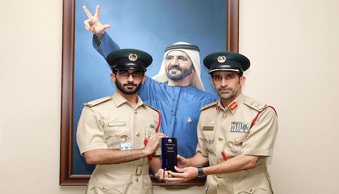 القائد العام لشرطة دبي يكرم سعيد مطر الجابري