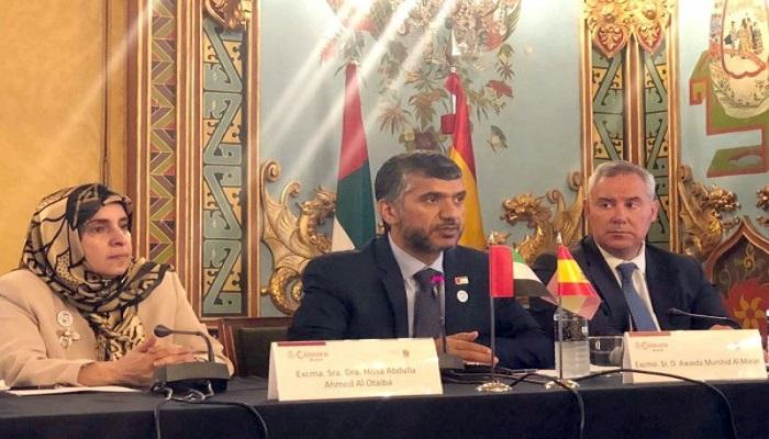 جانب من الاجتماع الذي نظمته سفارة الإمارات بمدريد