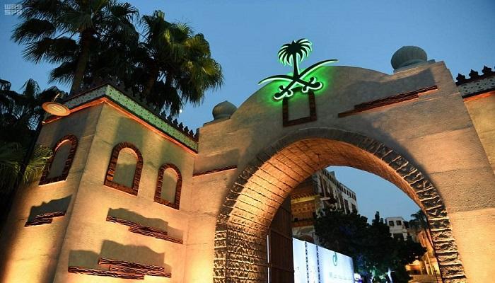 بوابات جدة تتوشح برايات التوحيد في اليوم الوطني السعودي