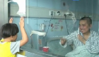 طفلة في السابعة تتبرع بنخاعها العظمي لإنقاذ أمها