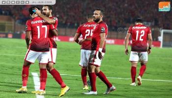 علي معلول لاعب الأهلي المصري 