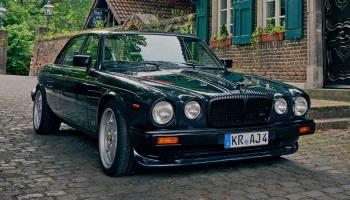 سيارة جاجوار XJ12