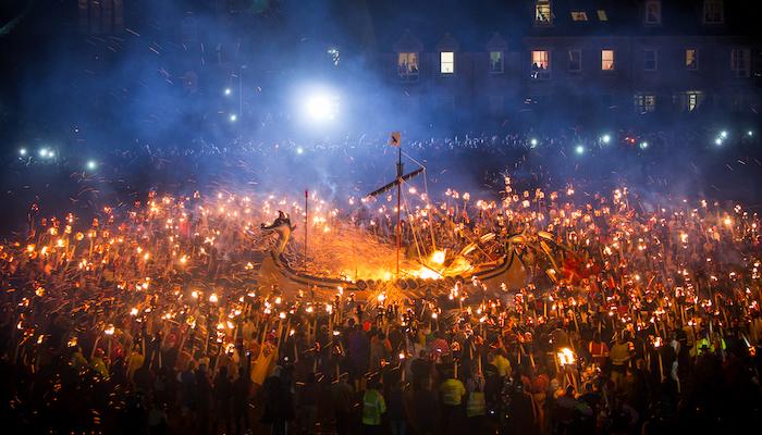 مهرجان النار.. إحياء لذكرى الفايكينج في اسكتلندا