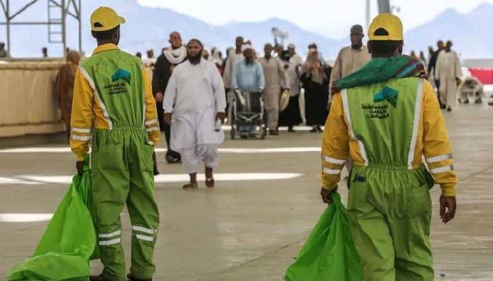 22 فرقة في منطقة مكة لمكافحة "الجنادب".