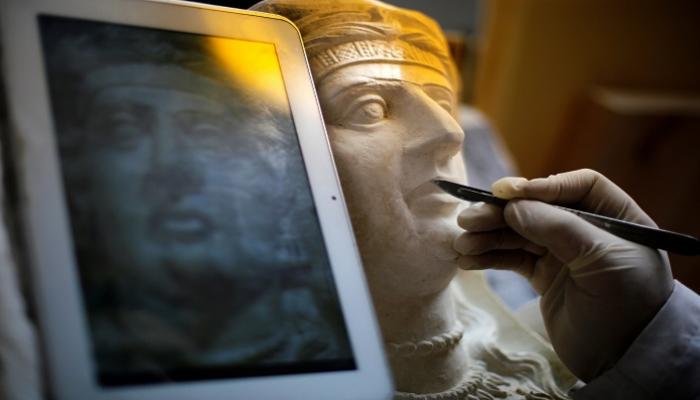 ترميم آثار تدمر السورية في المتحف الوطني بدمشق