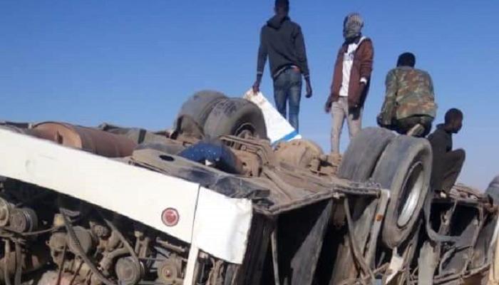 حادث اصطدام حافلة بشاحنة متعطلة بدارفور