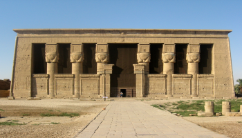 معبد دندرة من الخارج - صورة أرشيفية