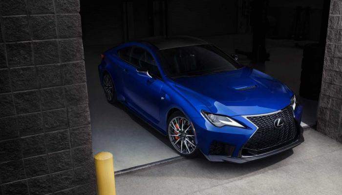 سيارة RC F