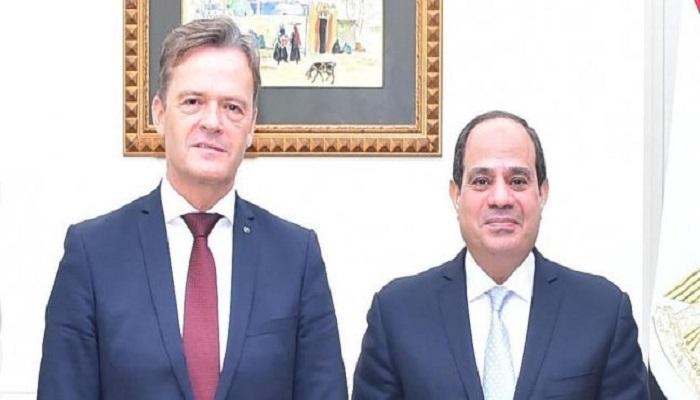 الرئيس المصري عبدالفتاح السيسي وماركوس شيفر خلال لقاء سابق