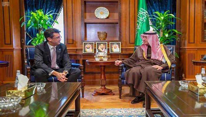 عادل الجبير وميكيلي تشيرفوني دورسو خلال استقبال اليوم