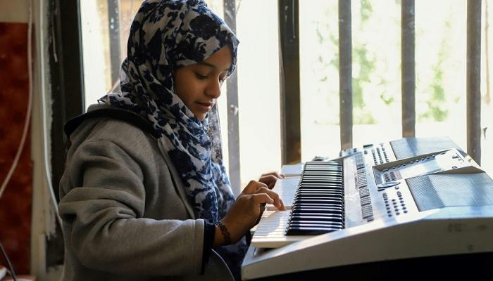 تلاميذ يمنيون يلجأون للموسيقى للتغلّب على يوميات الحرب