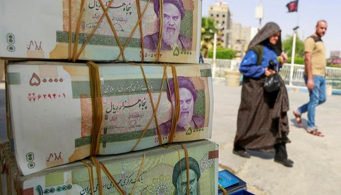 هبوط العملة الإيرانية بفعل العقوبات