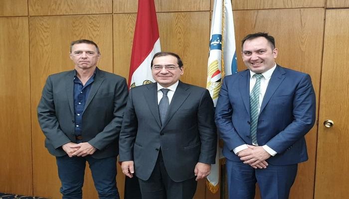 وزير البترول والثروة المعدنية خلال اللقاء