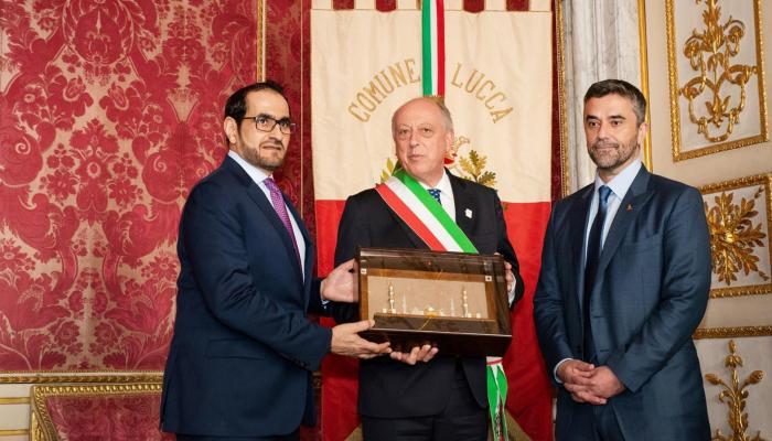عمدة مدينة لوكا يستقبل الوفد الإماراتي رفيع المستوى