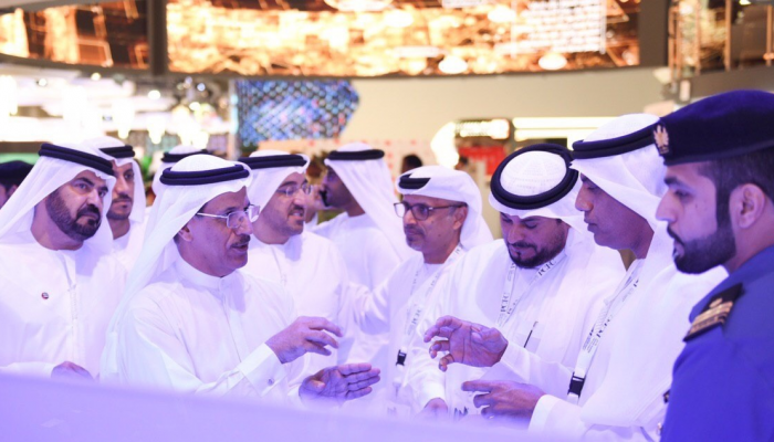 جمارك دبي تستعرض