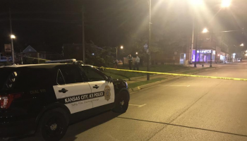 الشرطة تطوق موقع الجريمة