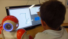 روبوت لتنمية مهارات خط اليد عند الأطفال
