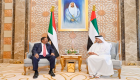 منصور بن زايد ورئيس وزراء السودان يبحثان الأوضاع بالمنطقة