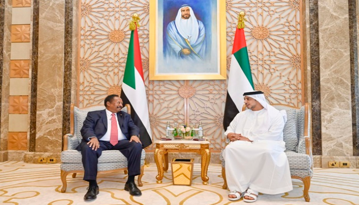 الشيخ منصور بن زايد ورئيس وزراء السودان