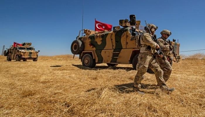 قوات تركية على الحدود السورية