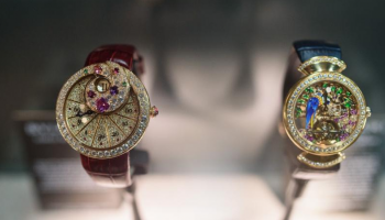 من الساعات المعروضة في الحدث بدورة سابقة - أرشيفية