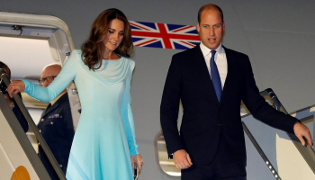 الأمير وليام وزوجته يصلان باكستان