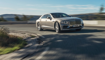 بنتلي تستعد لإطلاق Flying Spur الفارهة