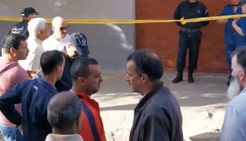 أمام منزل العائلة الضحية غرب الجزائر