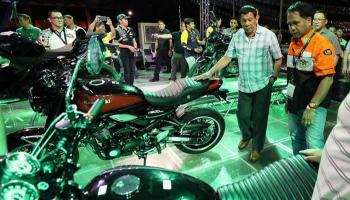 دوتيرتي مهووس بركوب الدراجات النارية - أرشيفية