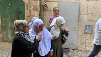 فلسطينية تعرضت للاعتداء من قِبَل شرطة الاحتلال