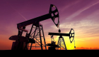 أسعار النفط تواصل التراجع وبرميل برنت يفقد 30 سنتا