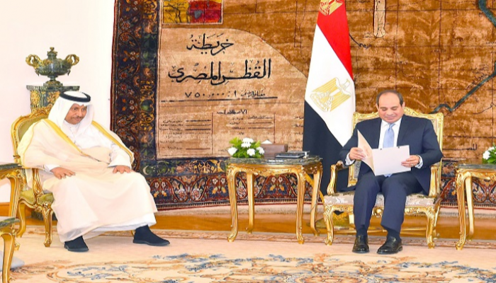 الرئيس المصري خلال استقباله رئيس الوزراء الكويتي