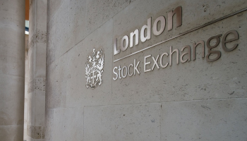 الأسهم الأوروبية تتراجع بعد فيض من نتائج الشركات